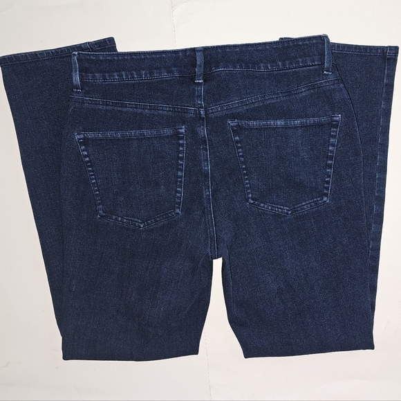 LL Bean Classic Fit High-Rise Jeans - Picture 3 of 7